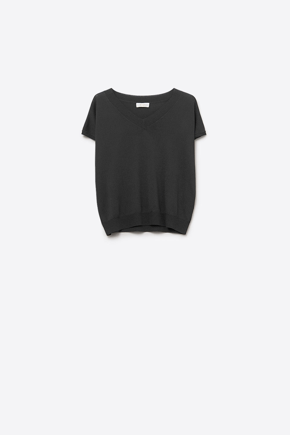 Q2 Black lightweight knit V-neck sweater with short sleeves