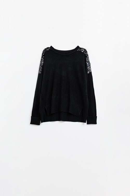 Q2 Black long sleeves sweater with sequins on the shoulders