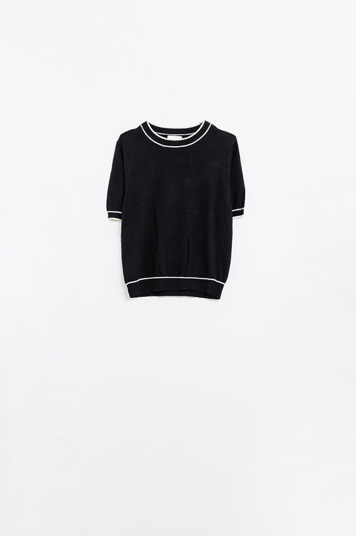Q2 Black short sleeve sweater with white line detail