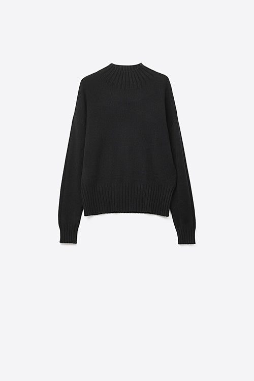 Q2 Black soft knit sweater with ribbed cuffs and neck
