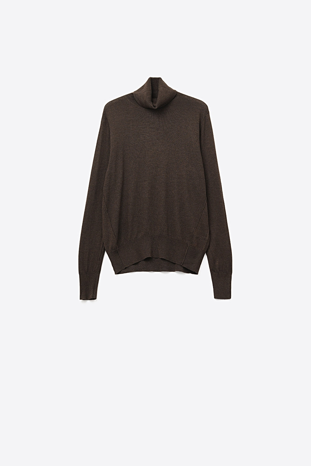 Q2 Brown-colored turtleneck sweater in fine merino wool knit