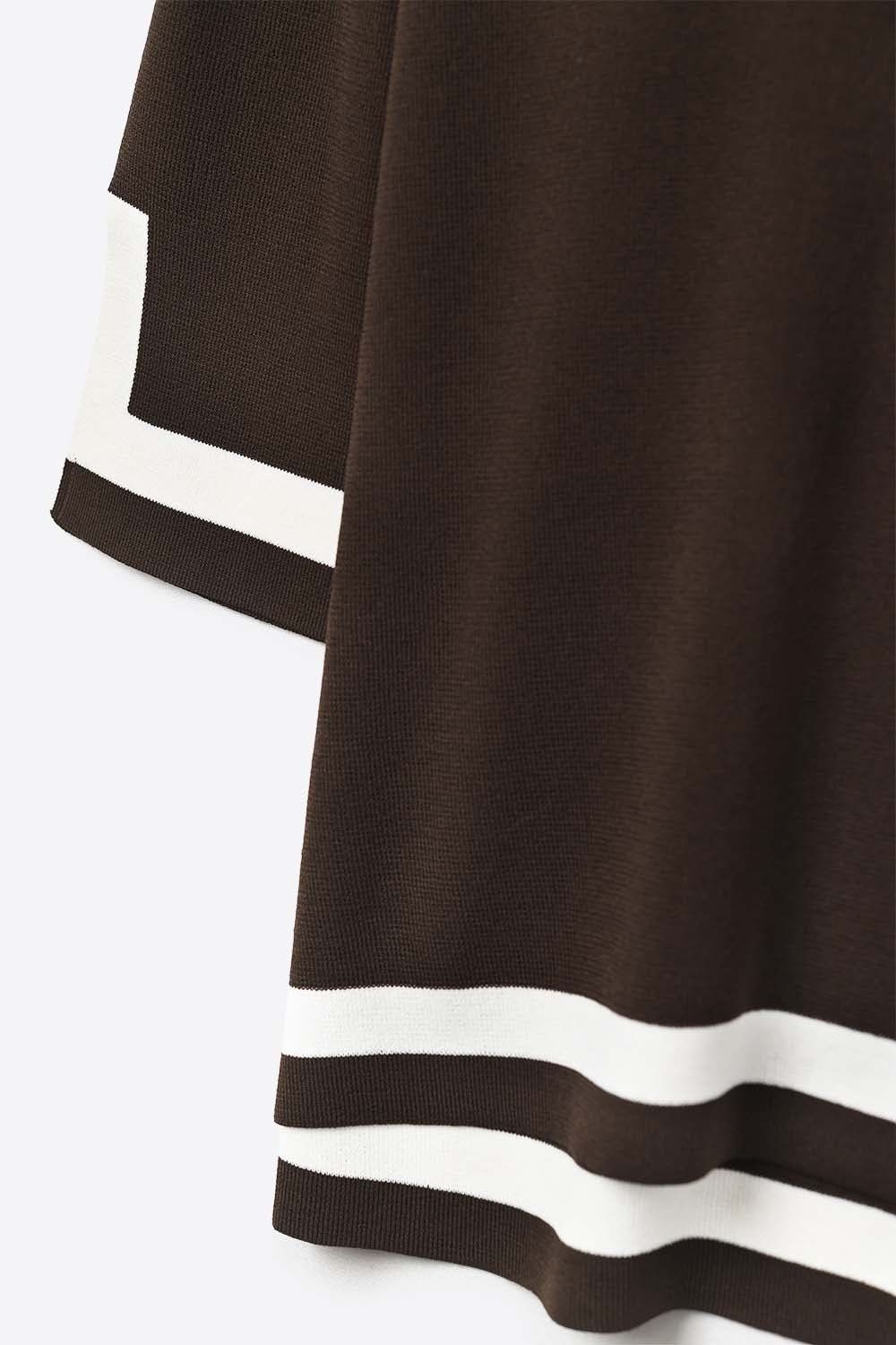 brown Fine Knit sweater with Contrast Stripe in white Detail and 3/4 Sleeves