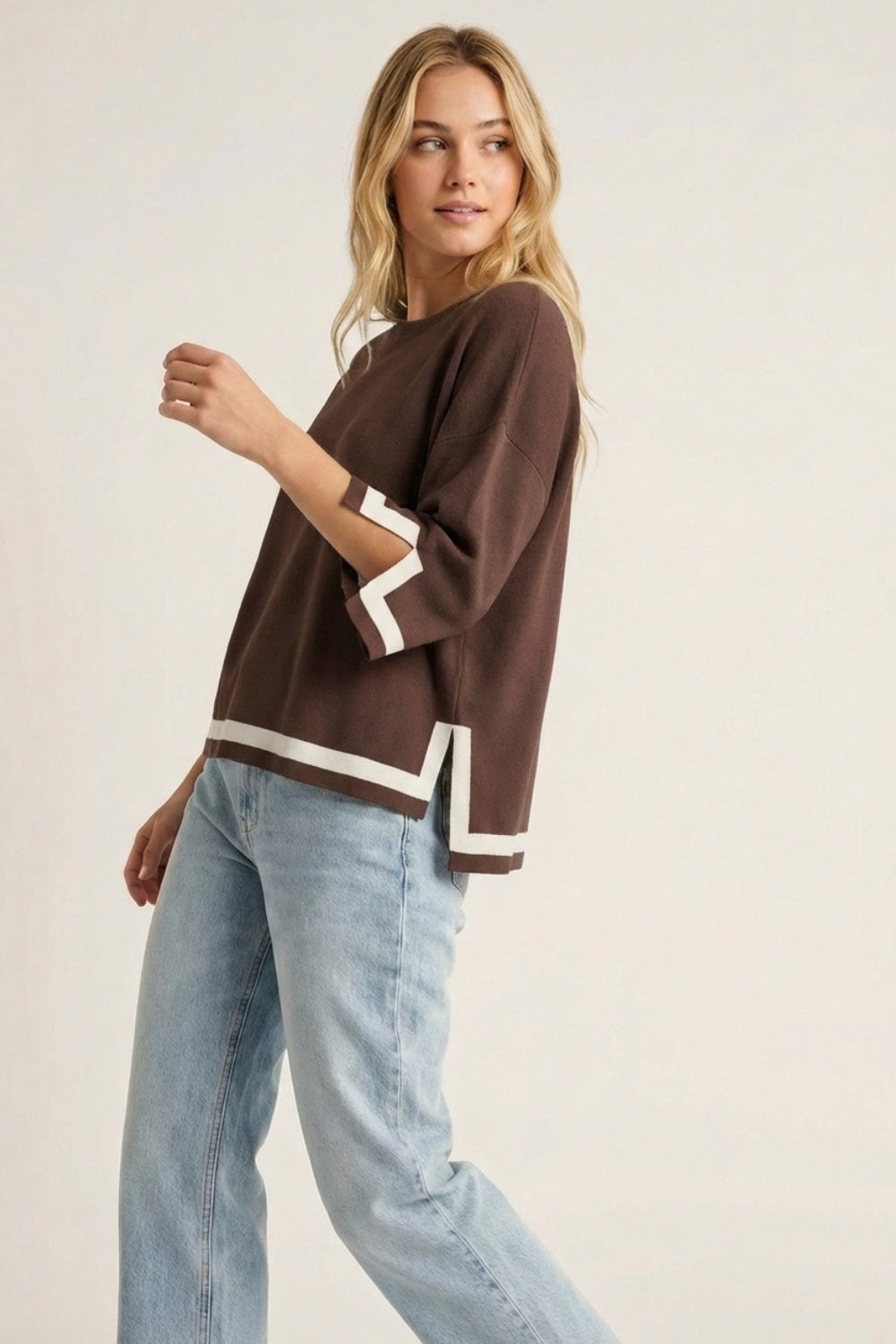brown Fine Knit sweater with Contrast Stripe in white Detail and 3/4 Sleeves