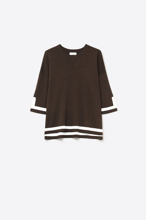 Q2 brown Fine Knit sweater with Contrast Stripe in white Detail and 3/4 Sleeves