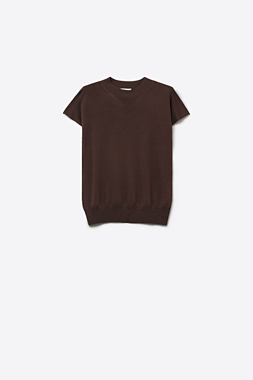 Q2 Brown turtleneck sweater with fitted short sleeves