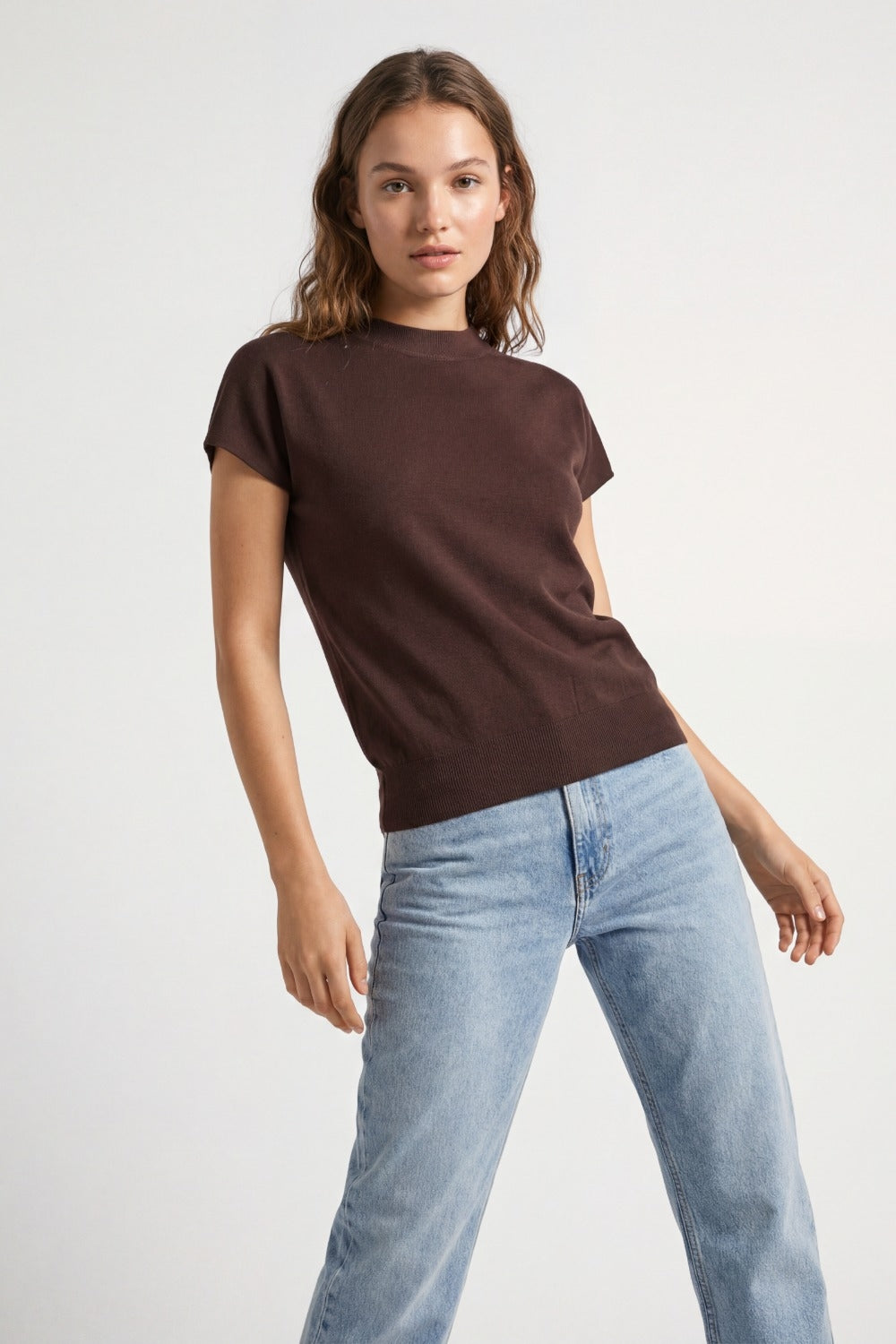 Brown turtleneck sweater with fitted short sleeves