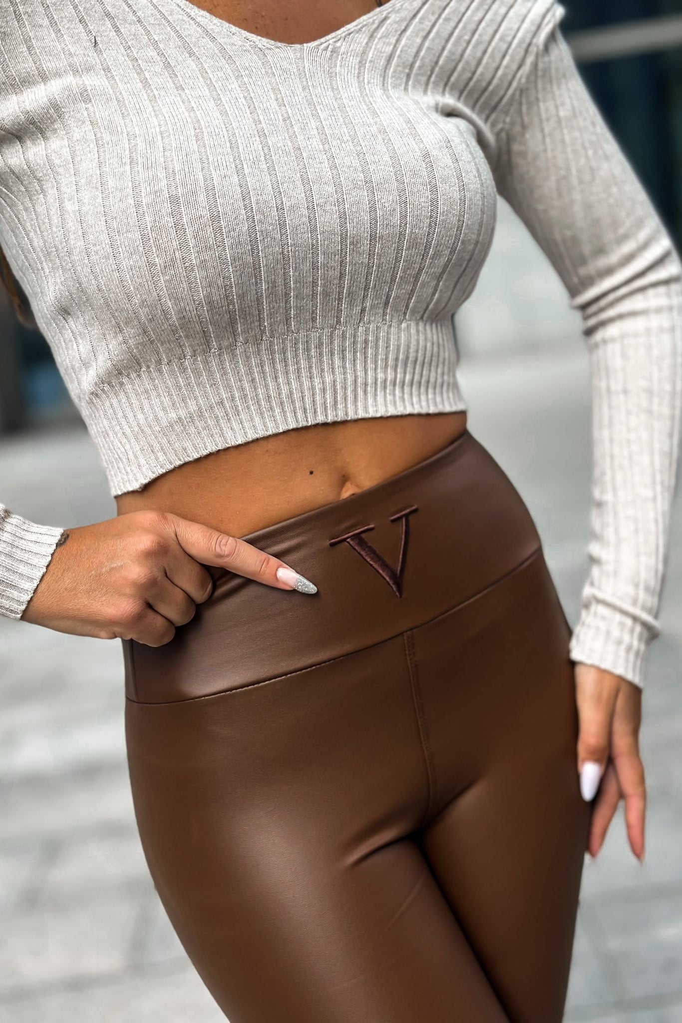 https://cdn.shopify.com/s/files/1/0868/8281/2251/files/c6f668a36924af88ff04e1f5934339fa.jpg?v=1761221562