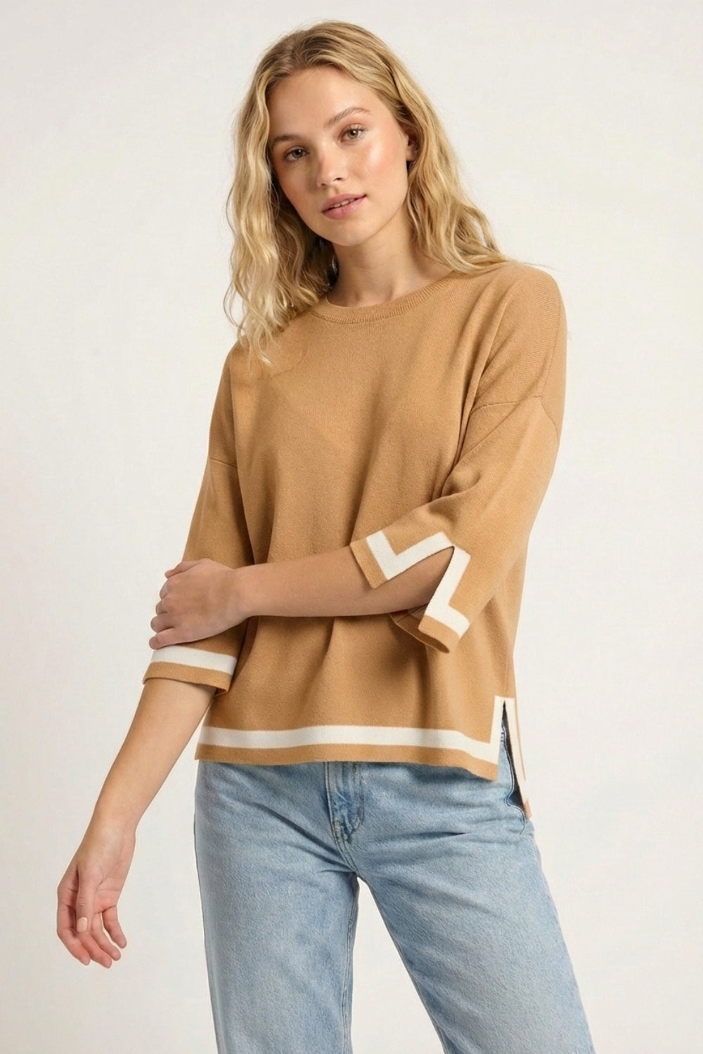 camel Fine Knit sweater with Contrast Stripe in white Detail and 3/4 Sleeves