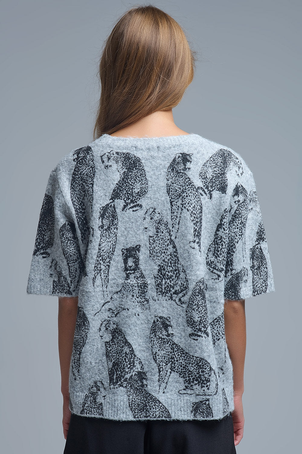 Chic Gray Animal-Print Short-Sleeve Sweater