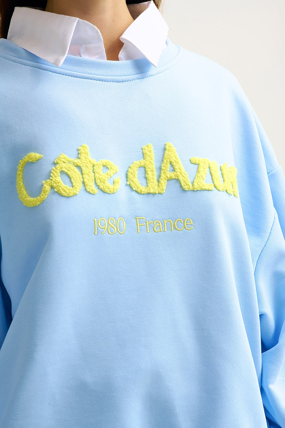 Côte d’Azur Embroidered Pastel Blue Sweatshirt