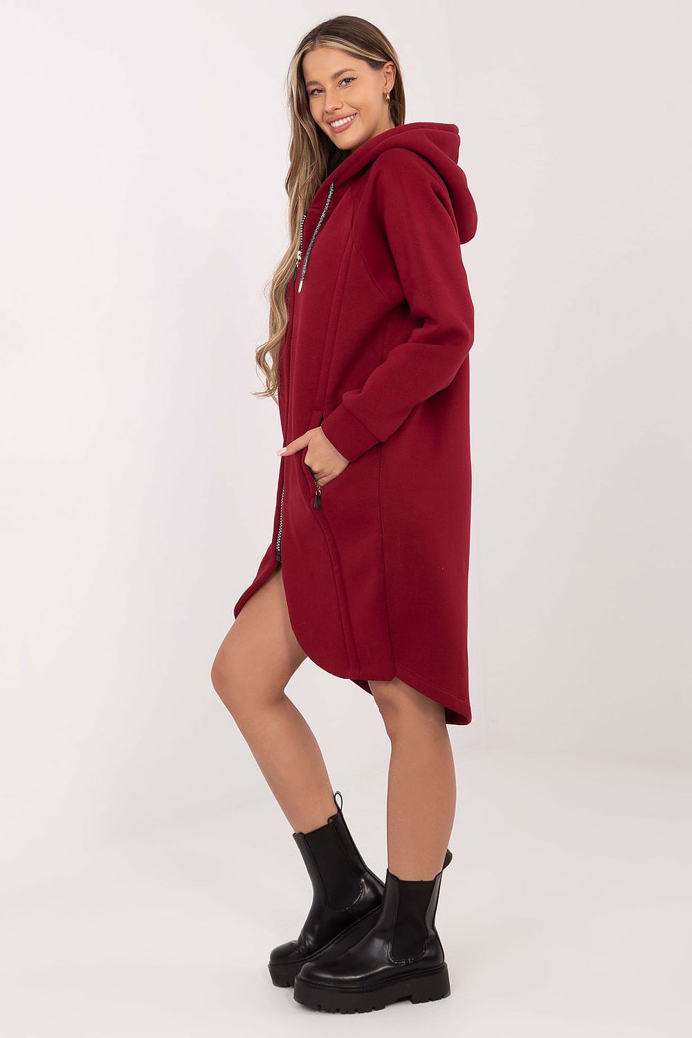  Sweatshirt model 221800 Relevance 