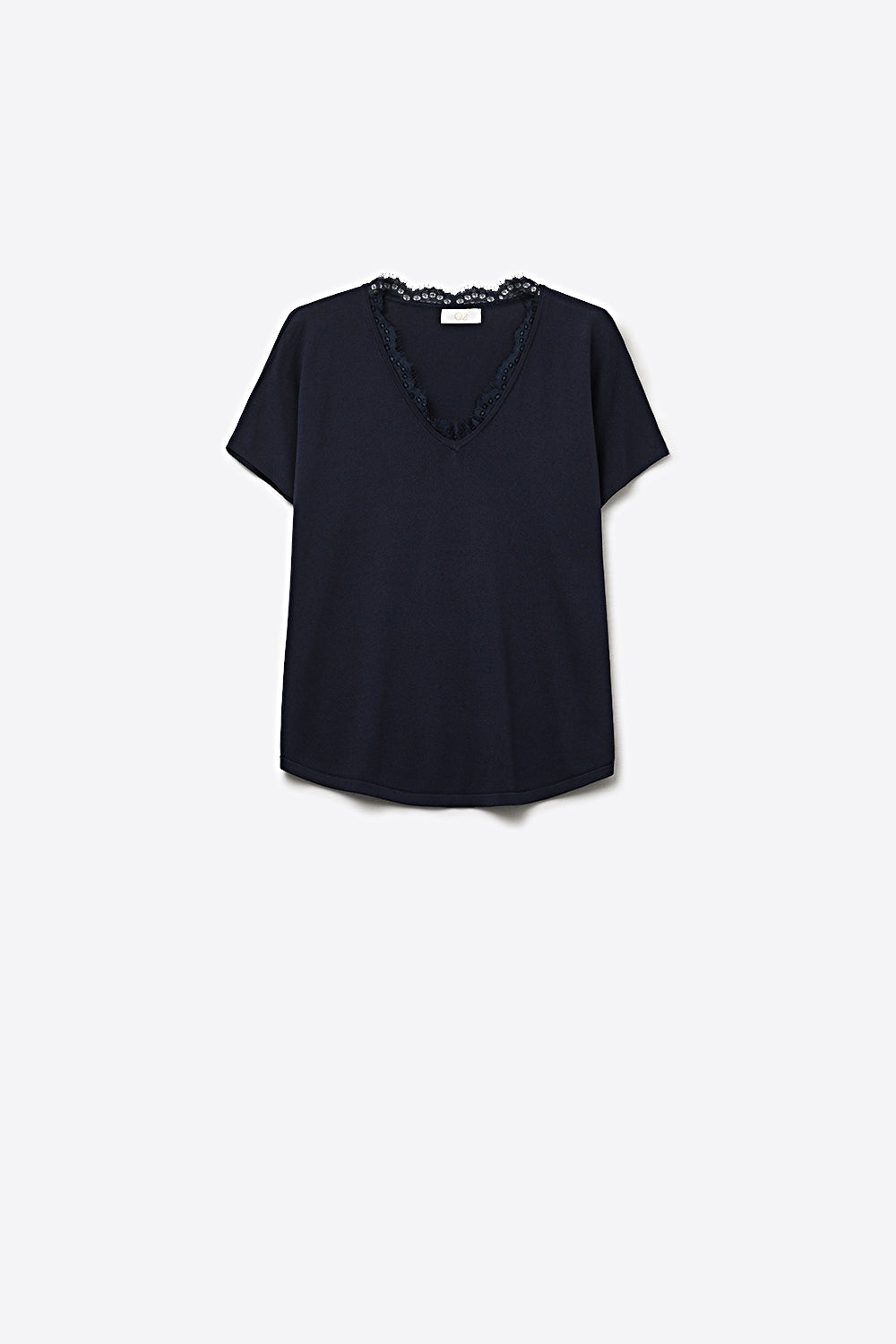 Q2 Fine and soft knit sweater with V-neck and lace trim in navy