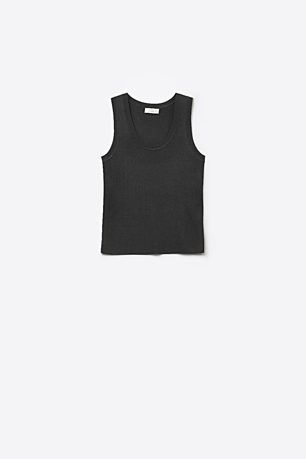 Q2 fine Knit Tank Top with Scoop in black