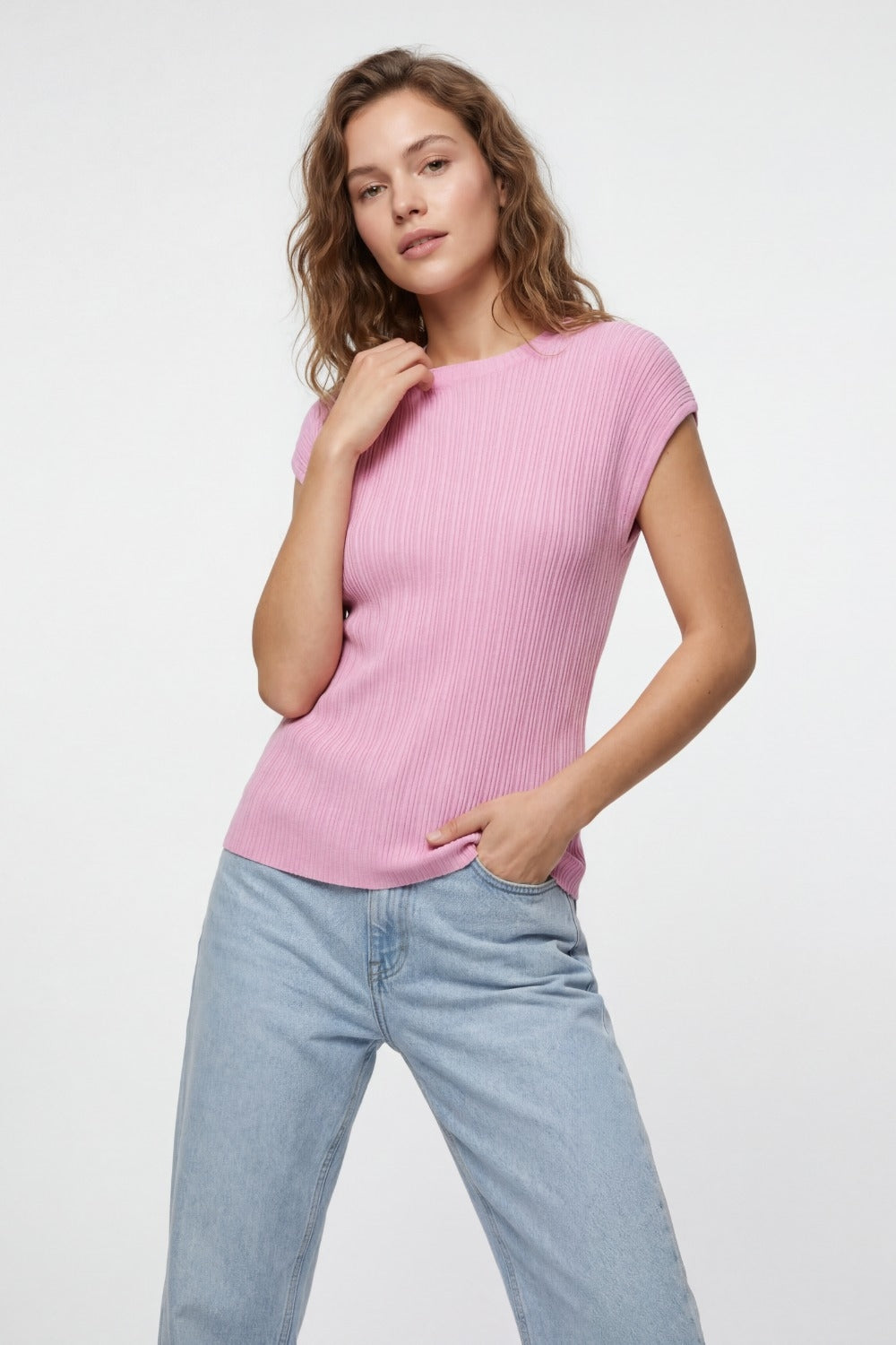 fine Ribbed Knit Top with sleveless in pink