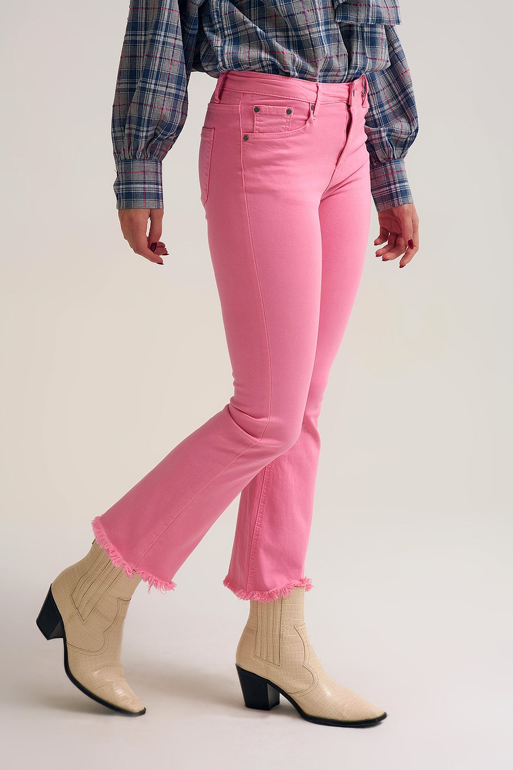 Flare jeans with raw hem edge in bubblegum pink