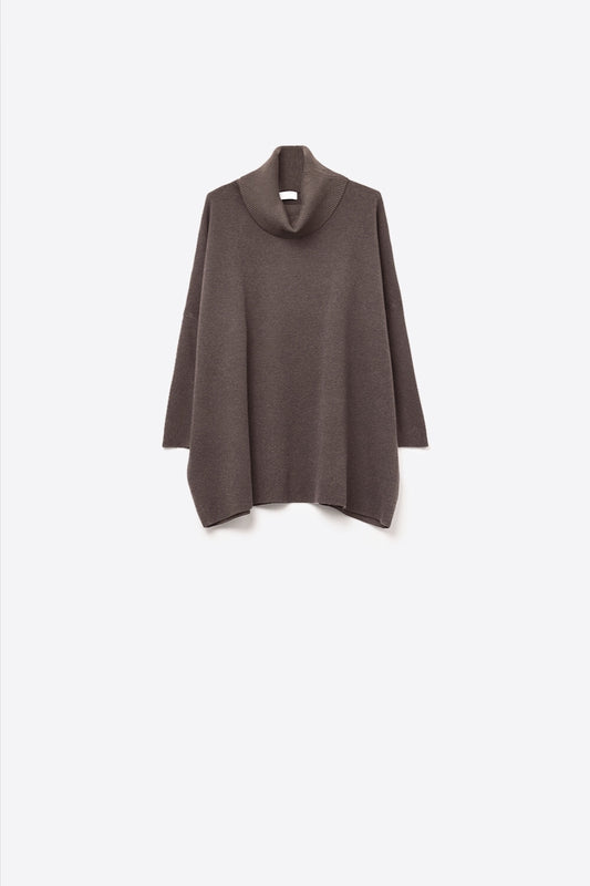 Q2 High Neck Tunic Sweater in brown with fitted sleeves