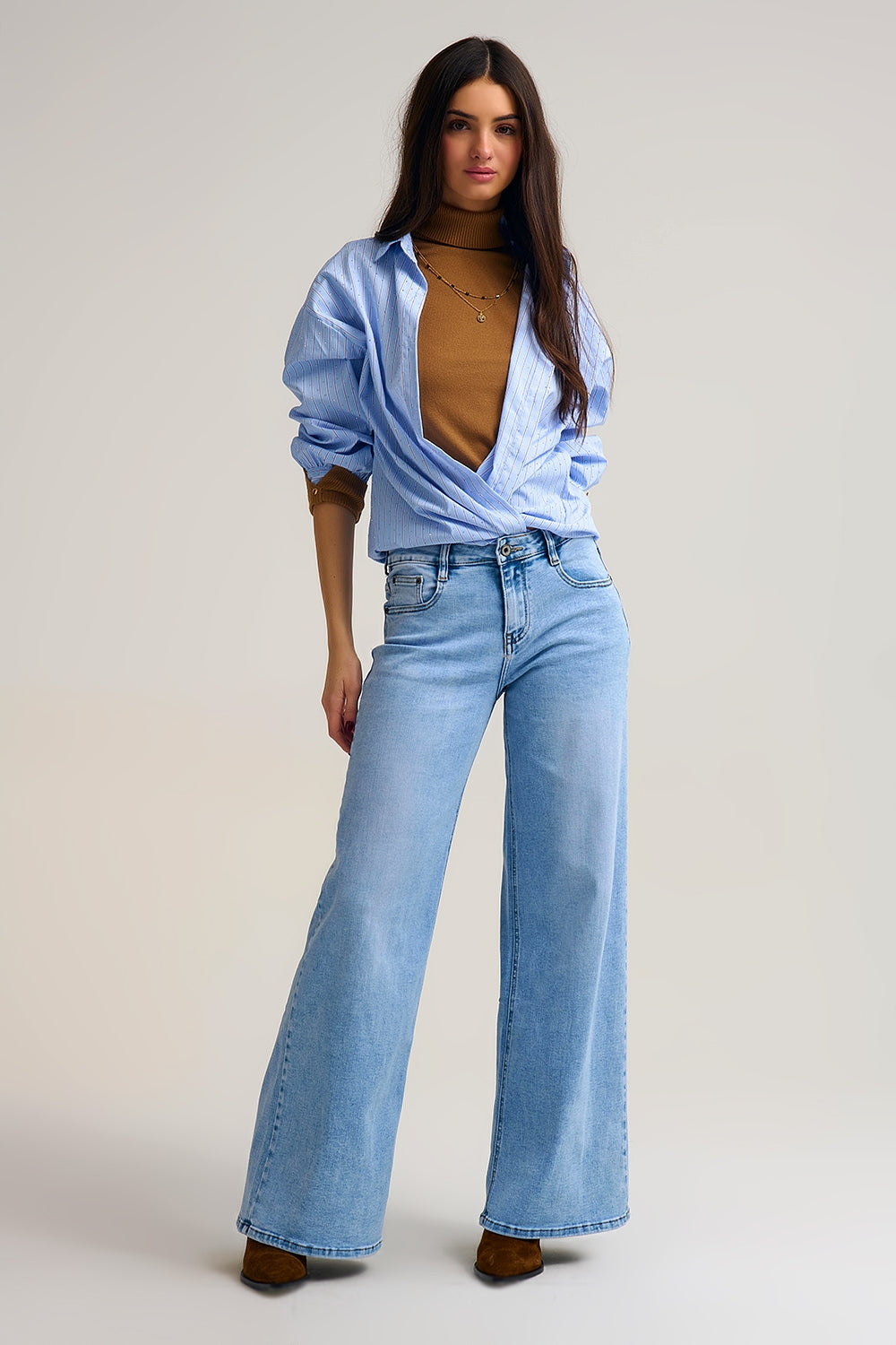 Light Wash Wide-Leg Jeans in Stretch Denim