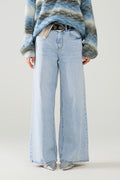 Q2 light wash wide leg jeans with stretch