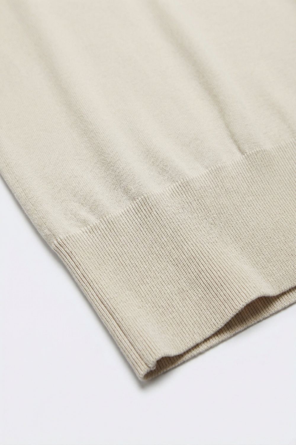 Lightweight Knit sweater with Wide Ribbed Waistband in beige