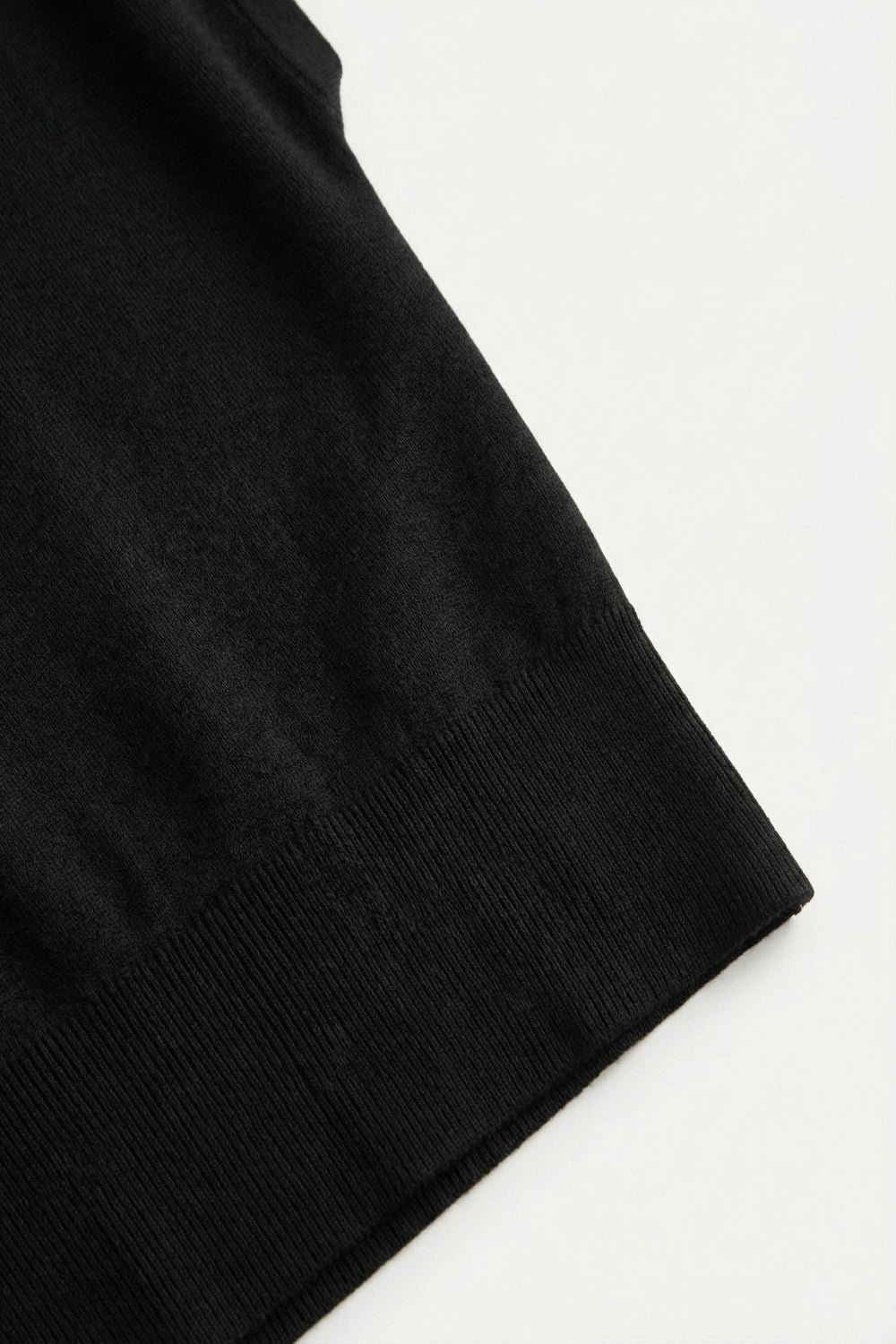 Lightweight Knit sweater with Wide Ribbed Waistband in black