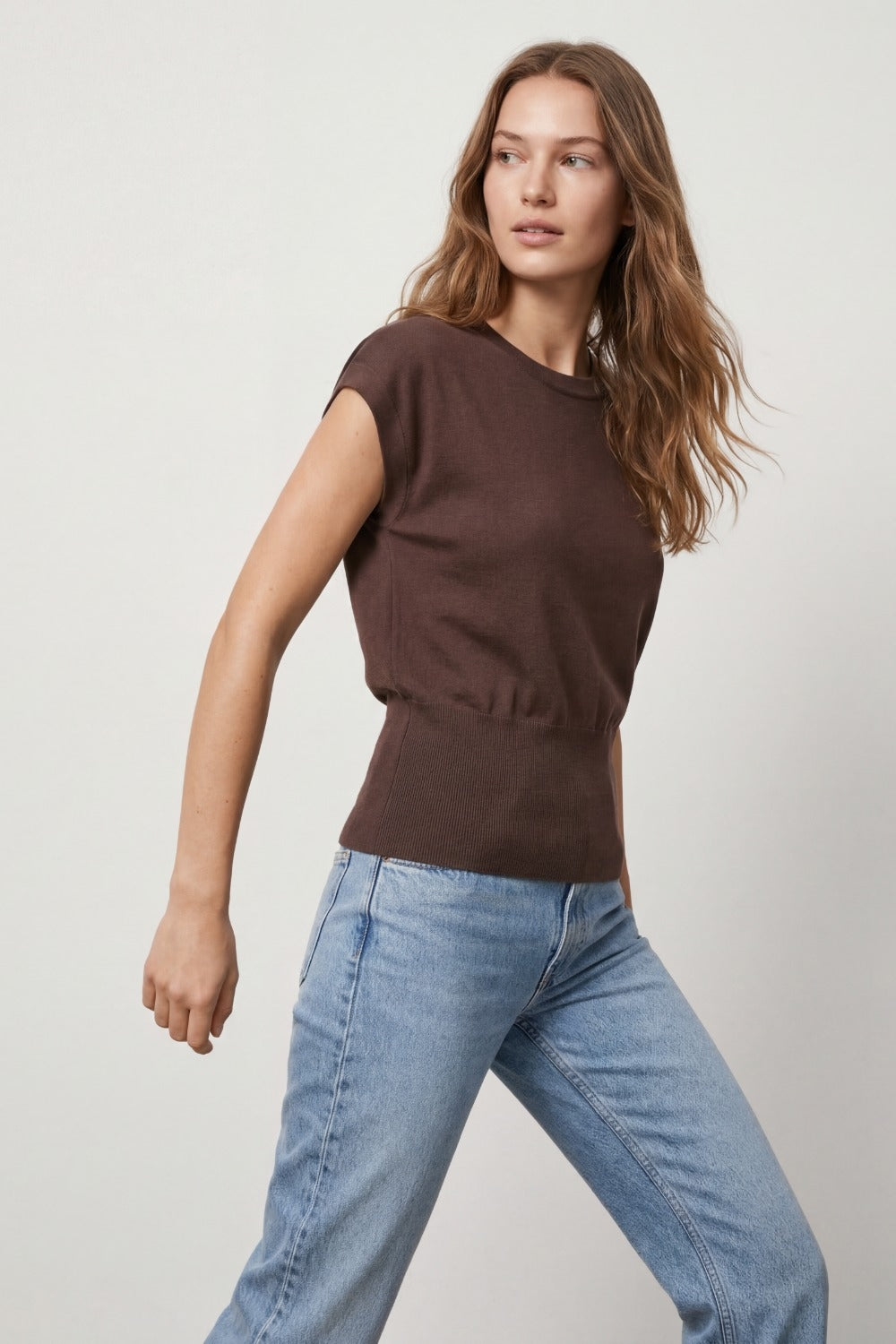 Lightweight Knit sweater with Wide Ribbed Waistband in brown