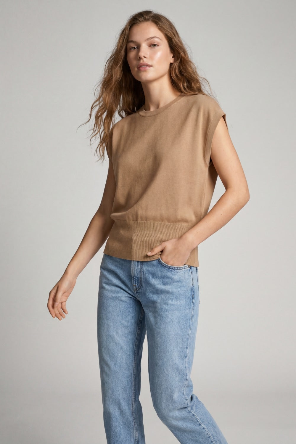 Lightweight Knit sweater with Wide Ribbed Waistband in camel