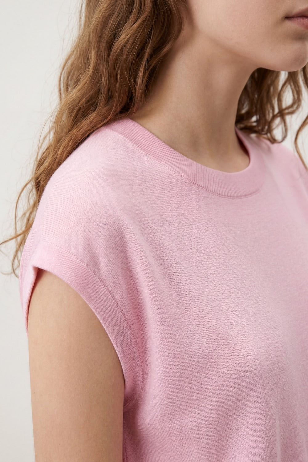 Lightweight Knit sweater with Wide Ribbed Waistband in pink
