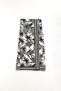 Q2 Midi skirt in light fabric with tropical motifs in Black and white