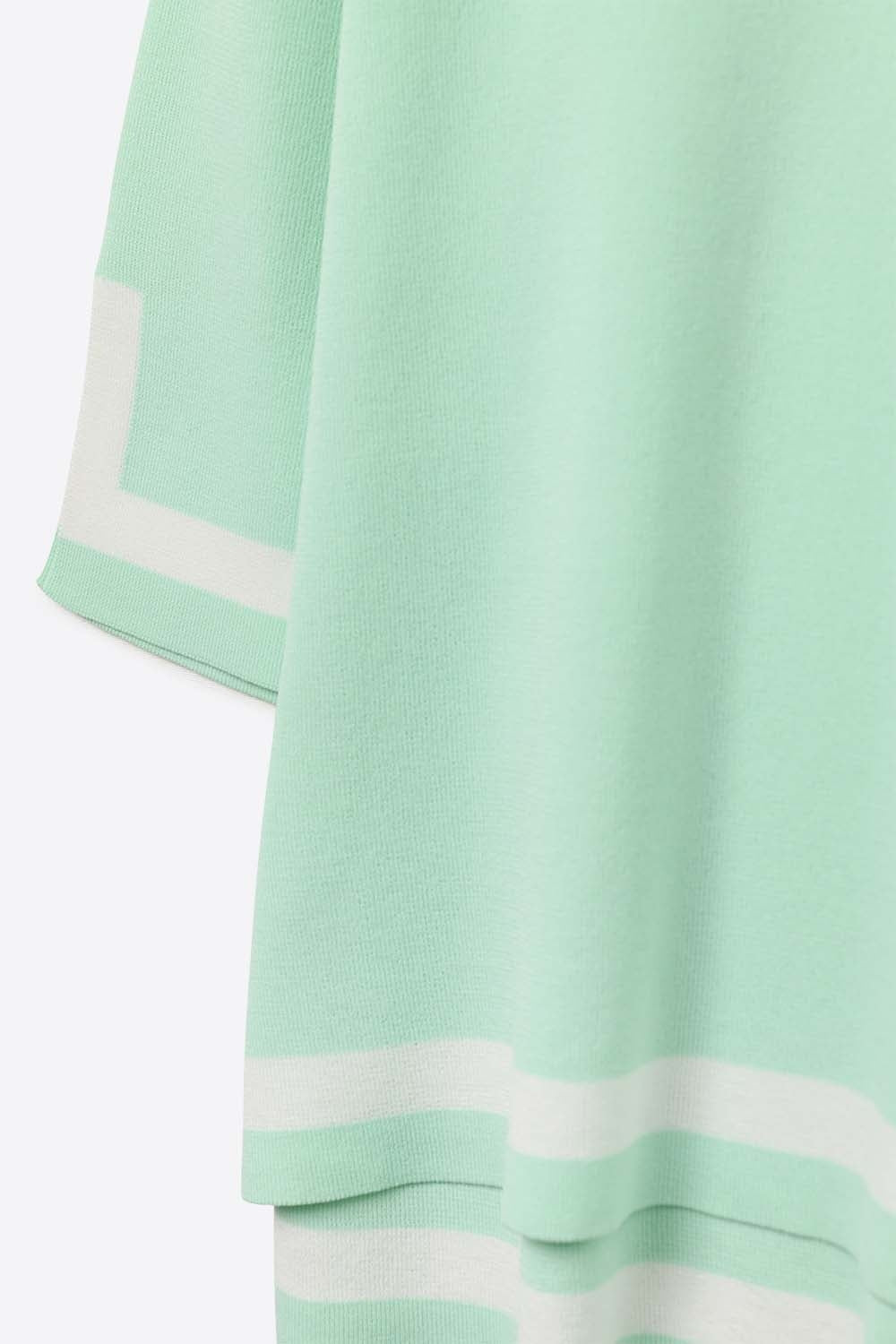 Mint green Fine Knit sweater with Contrast Stripe in white Detail and 3/4 Sleeves
