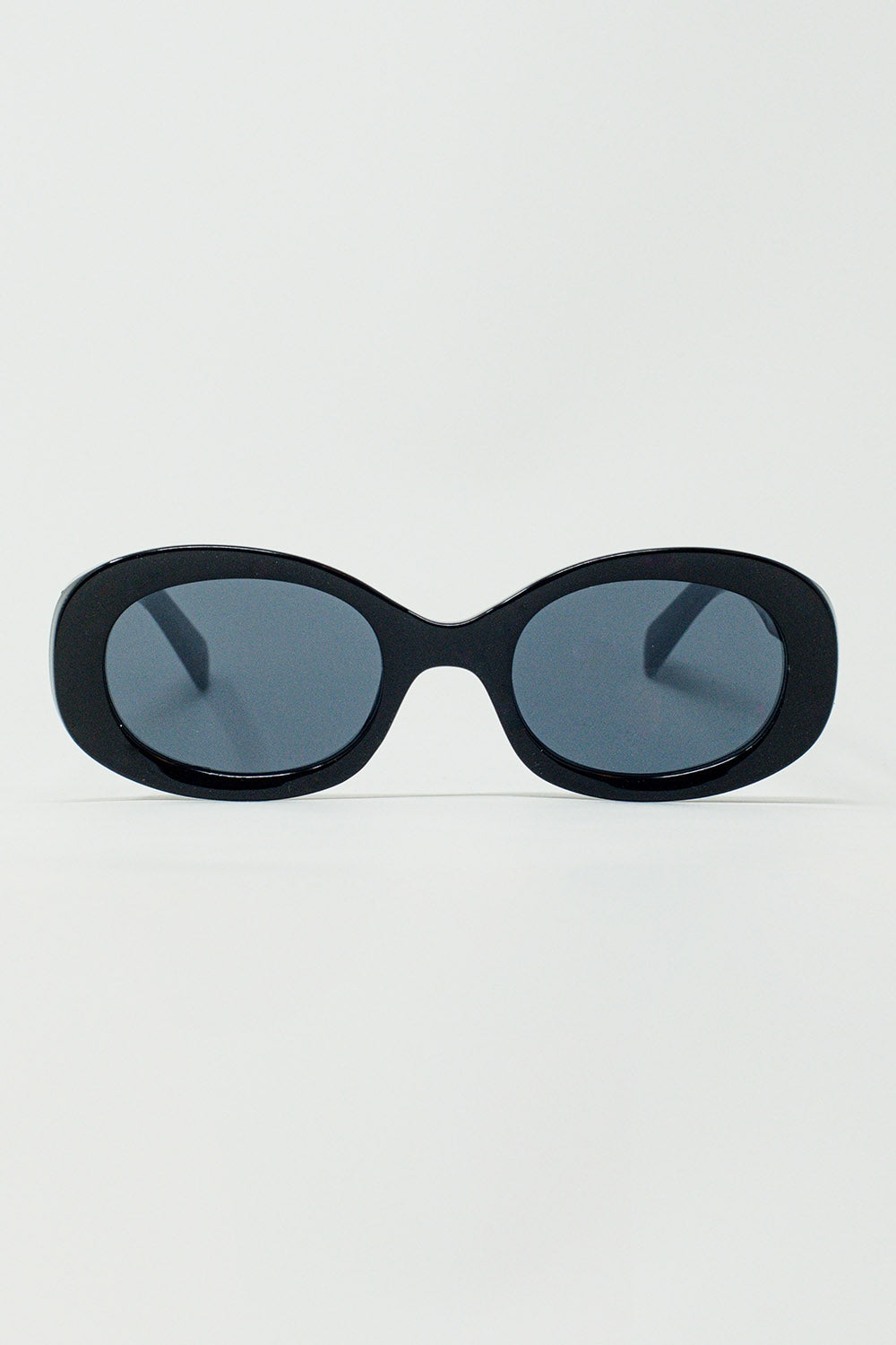 Q2 Oversized Oval Sunglasses in Black