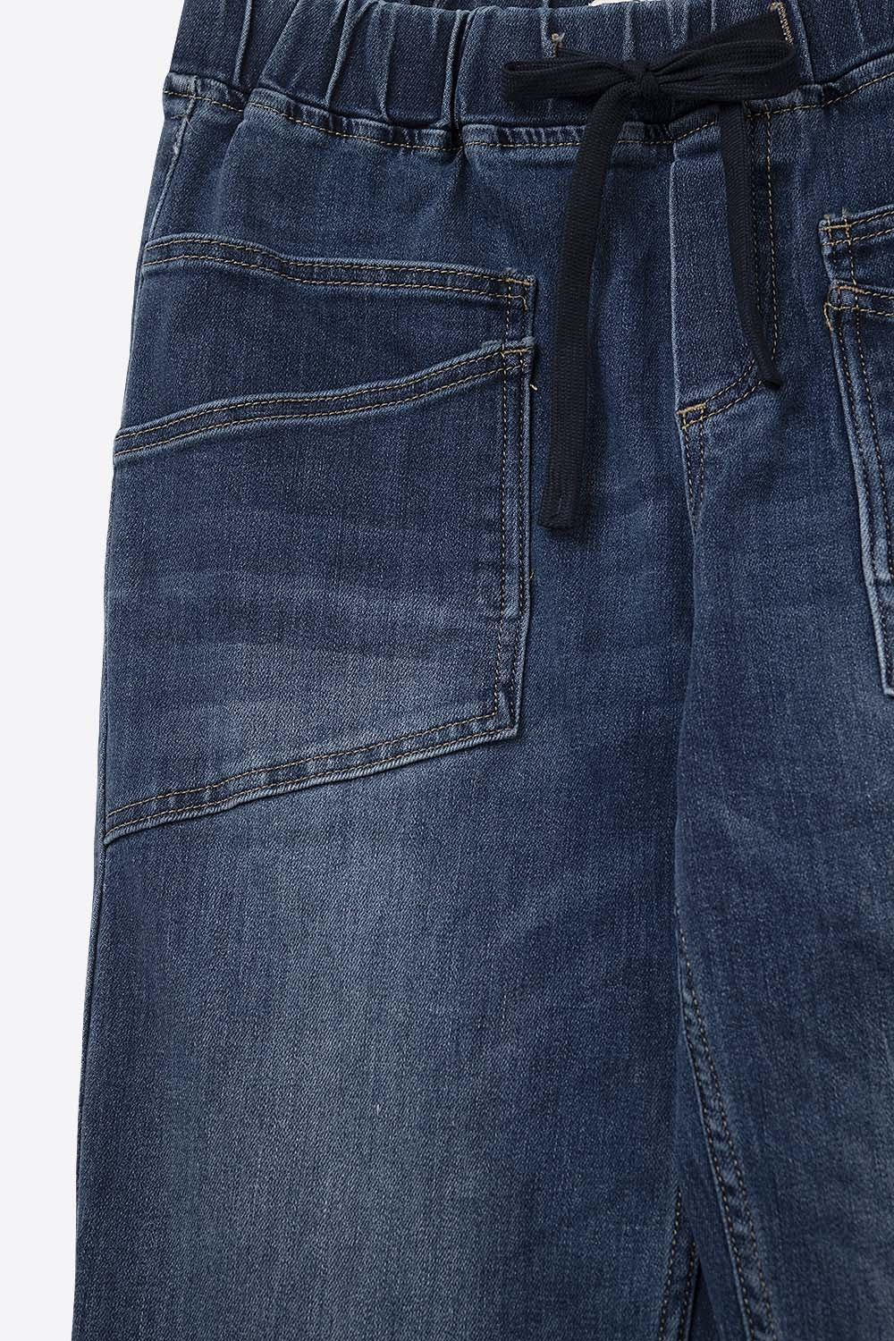 Relaxed fit Jeans with front pockets and a tie at the waist