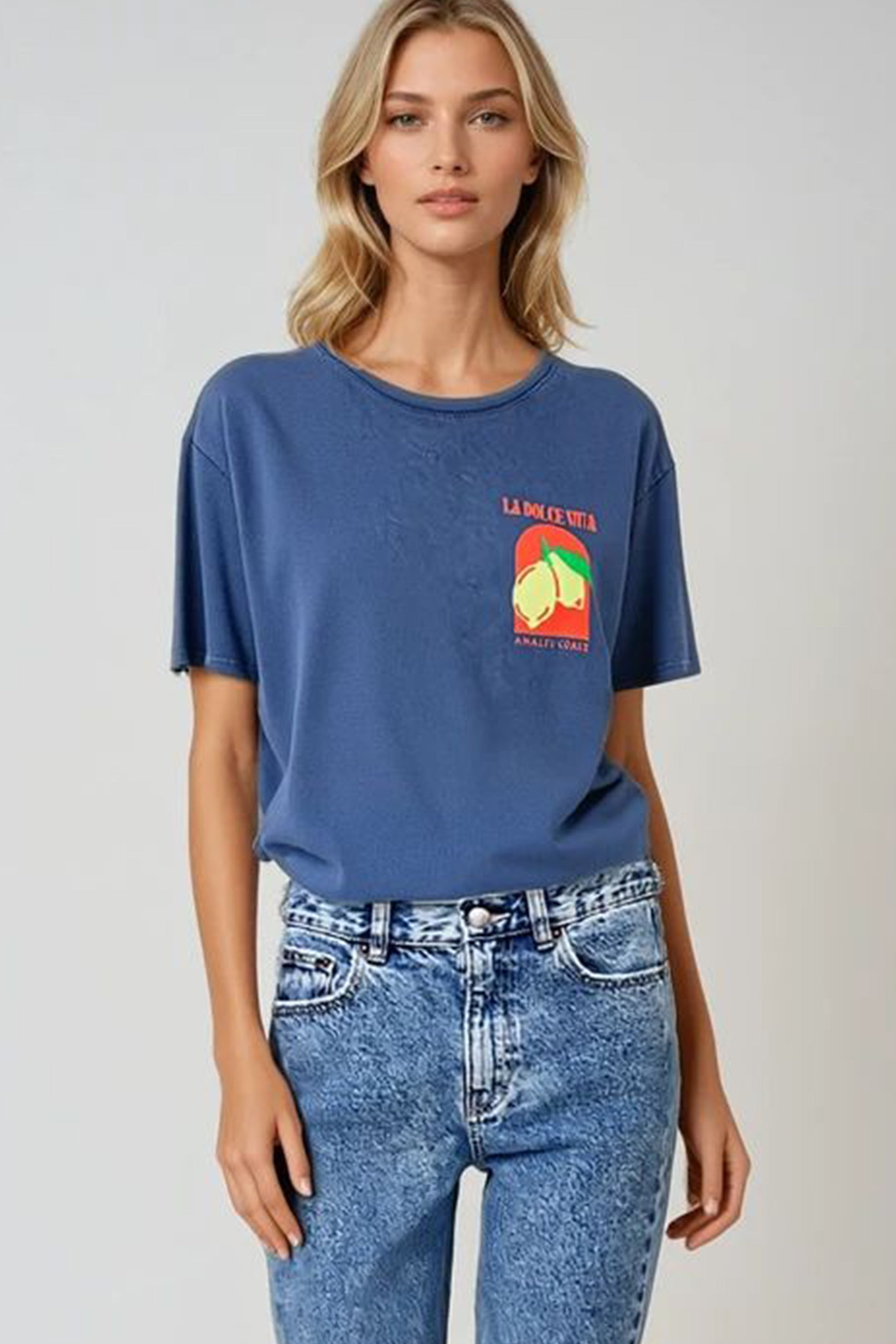 Q2 Relaxed Fit T-Shirt With La Dolce Vita Print in Navy blue