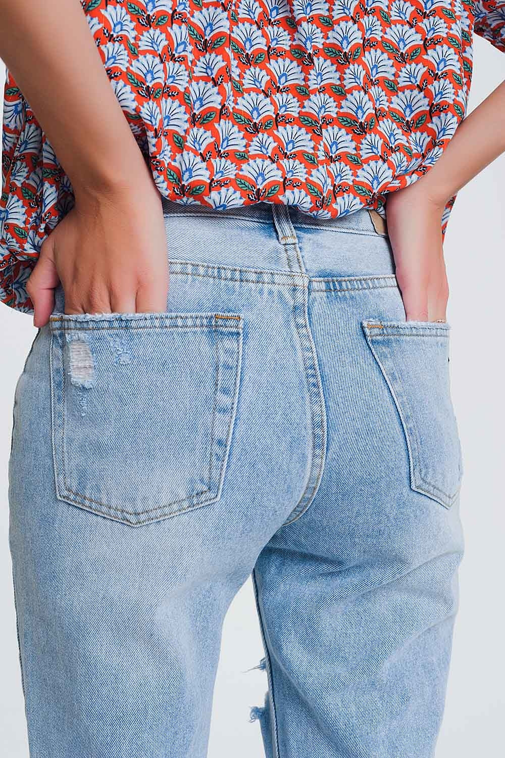 Ripped Straight Fit Jeans in Light Denim