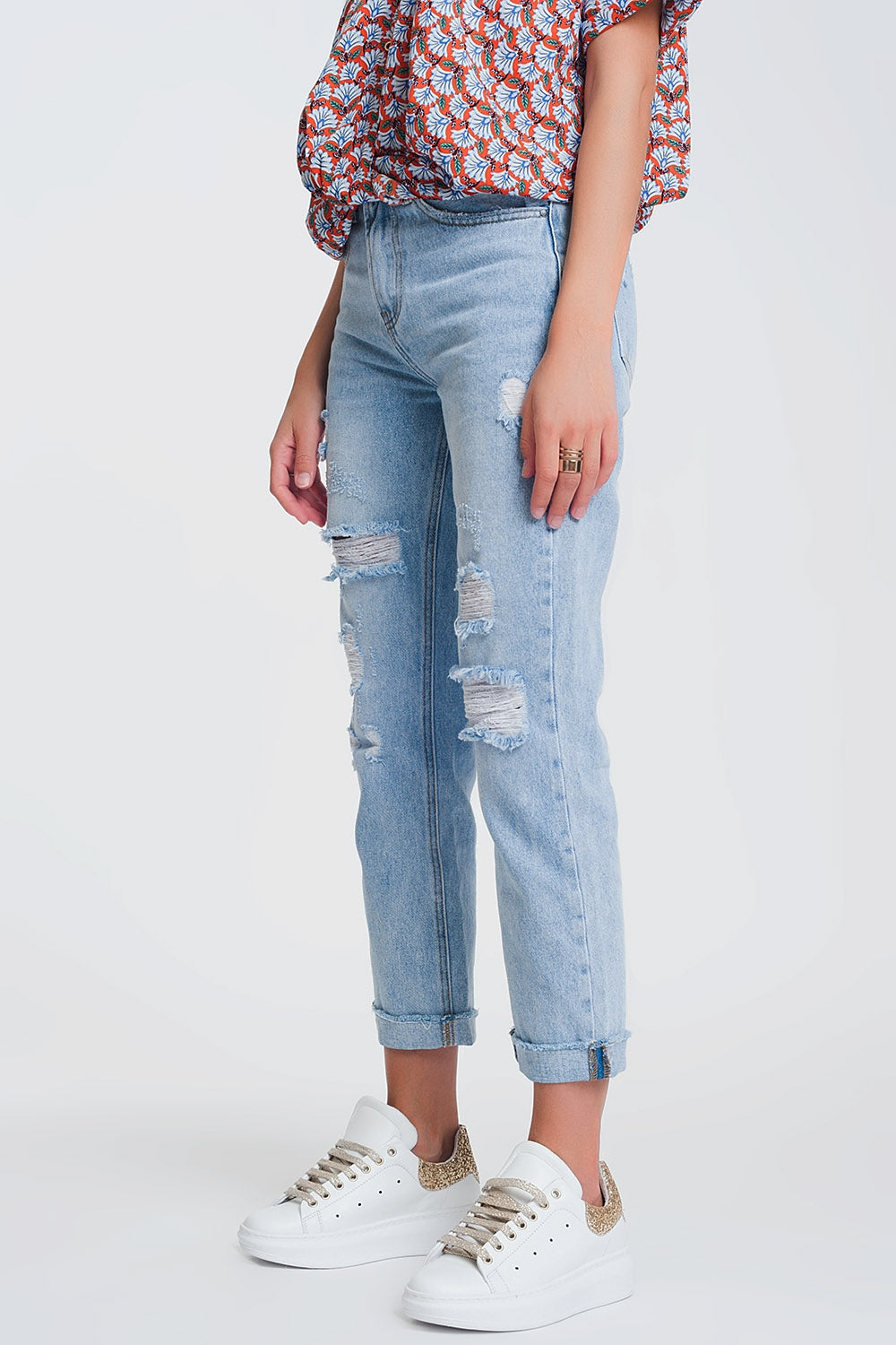 Ripped Straight Fit Jeans in Light Denim