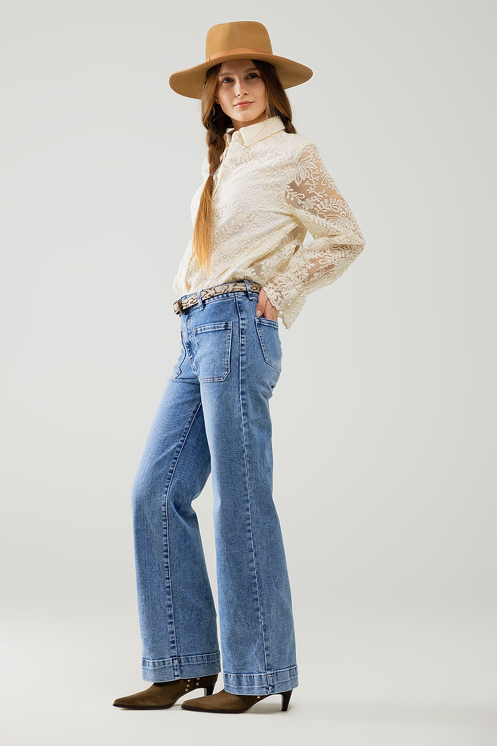 Romantic beige Lace Shirt With Balloon Sleeves