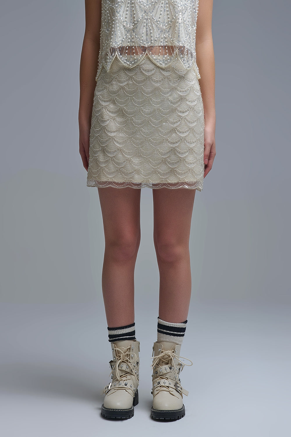 Q2 Scalloped Sequin Mini Skirt in Cream