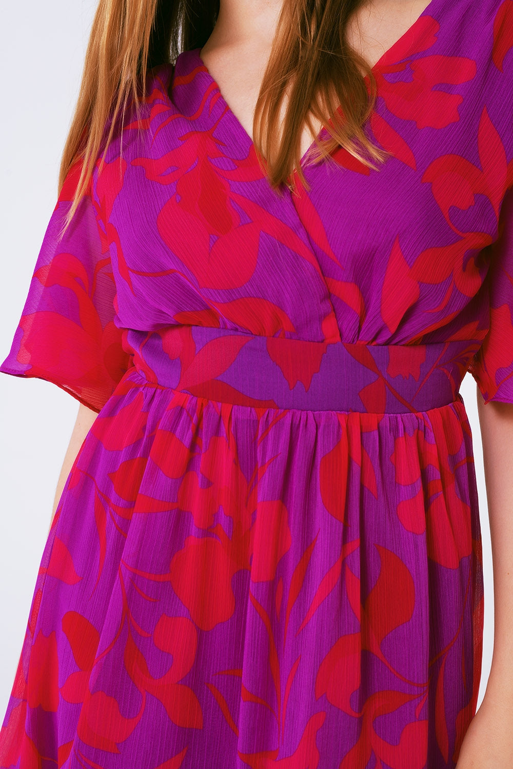 short sleeve V-neck chiffon mini dress in floral print