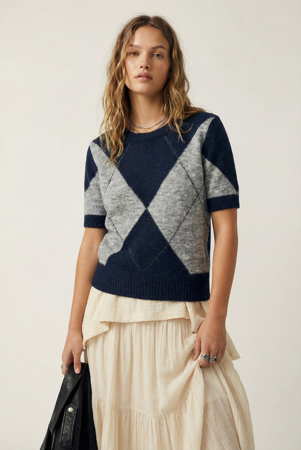 short-sleeved sweater with diamond print in navy and grey