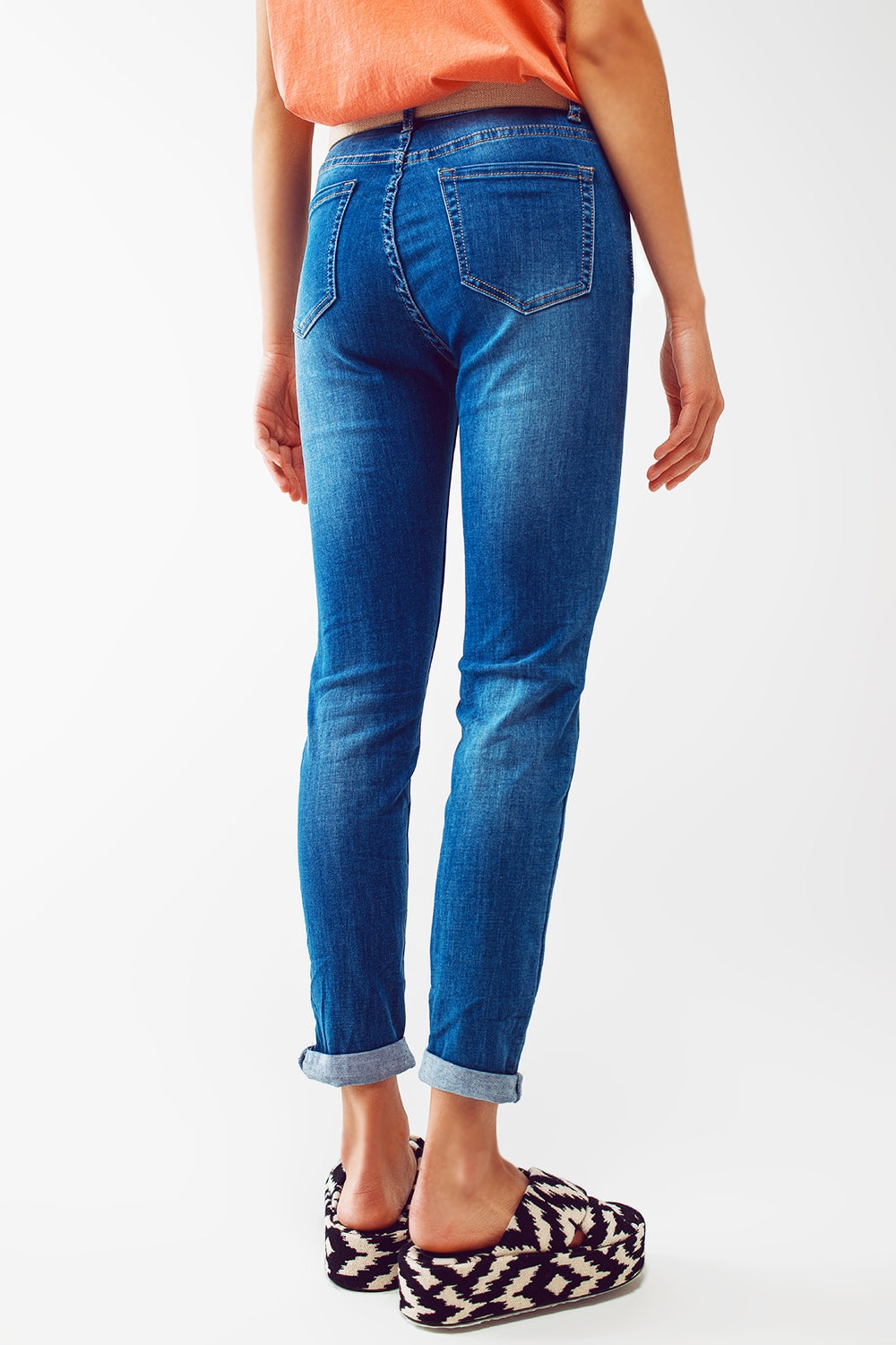 skinny jeans in mid wash