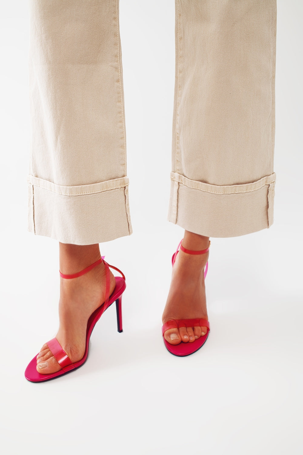 Straight Leg Jeans with Cropped Hem in beige