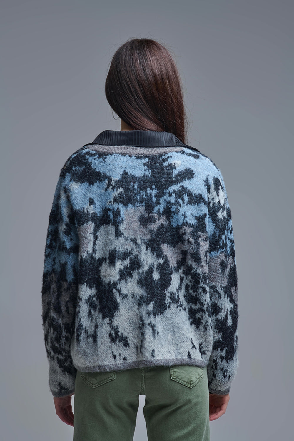 Stylish Gray Knit Cardigan with sequin Abstract Print