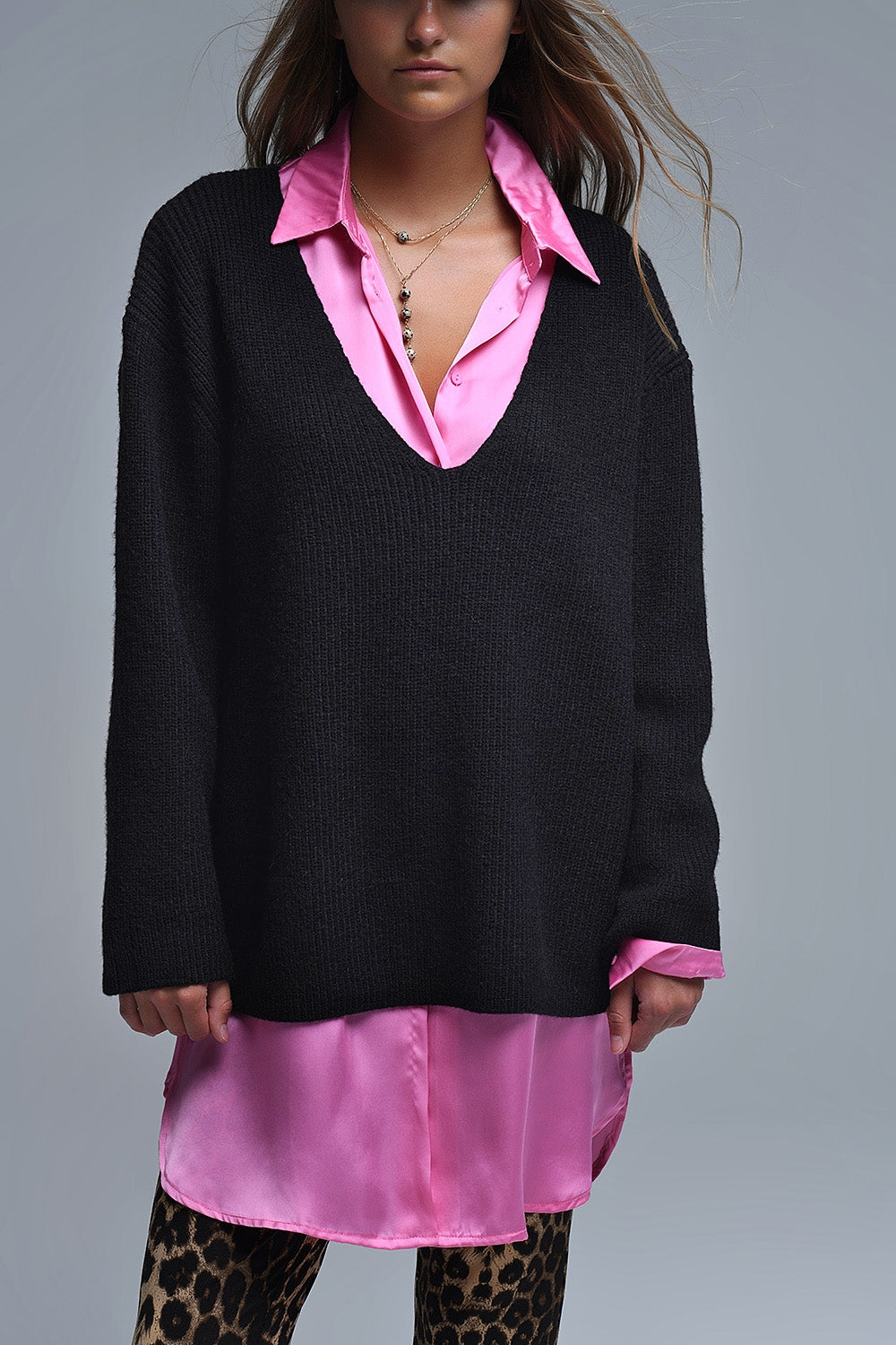 Super oversized Thin V-neck Sweater in Black
