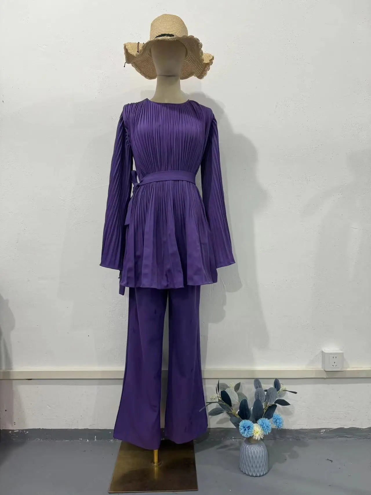 UNIKCOSA Luxe Two Pcs Set Lace Up Pleat Top Leg Pants Chic 💫