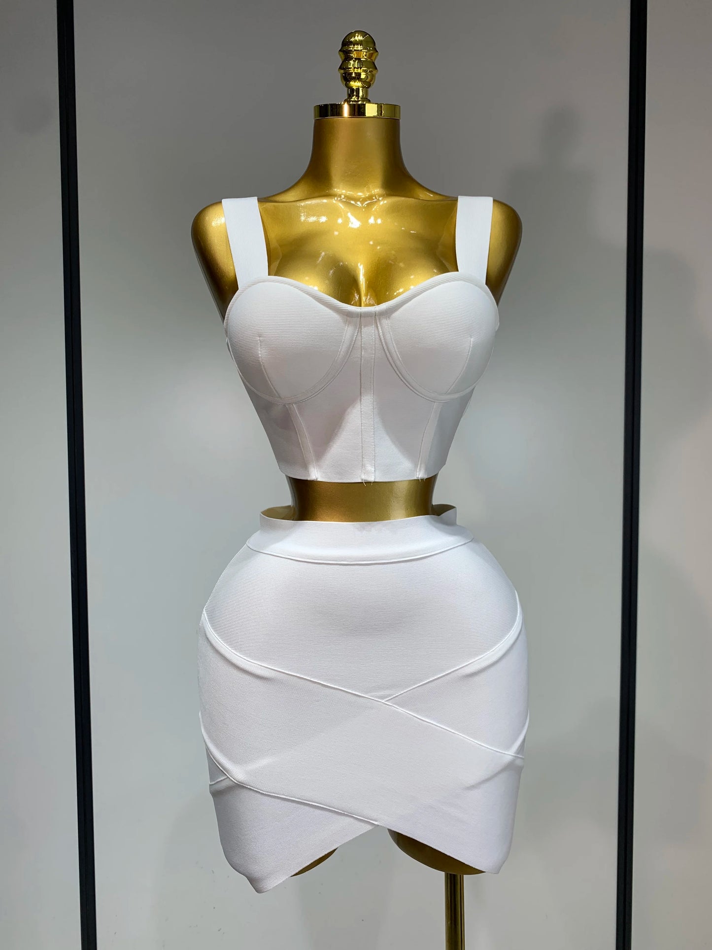 UNIKCOSA’s 2025 Monochrome Bandage Set — Sexy Crop Top + Bodycon Mini Skirt (White & Black)