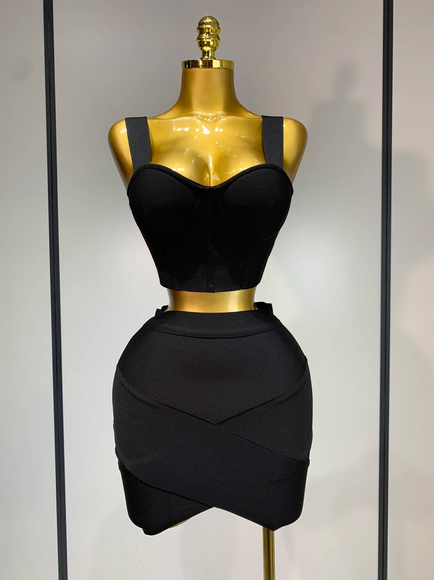 UNIKCOSA’s 2025 Monochrome Bandage Set — Sexy Crop Top + Bodycon Mini Skirt (White & Black)