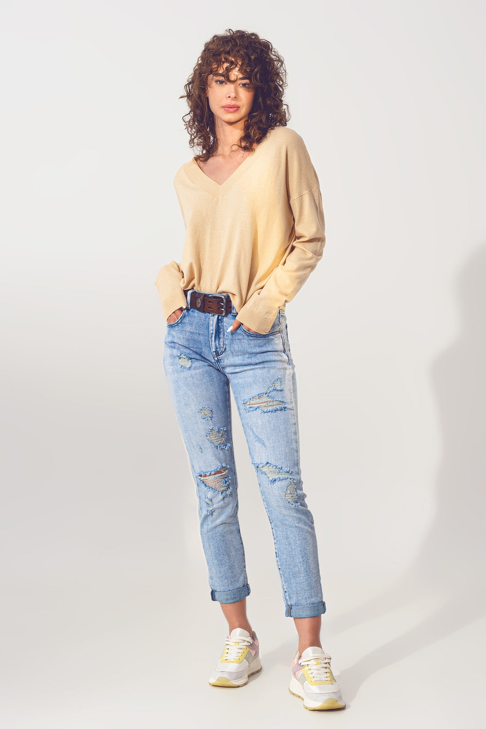 v neck fine knit sweater in beige
