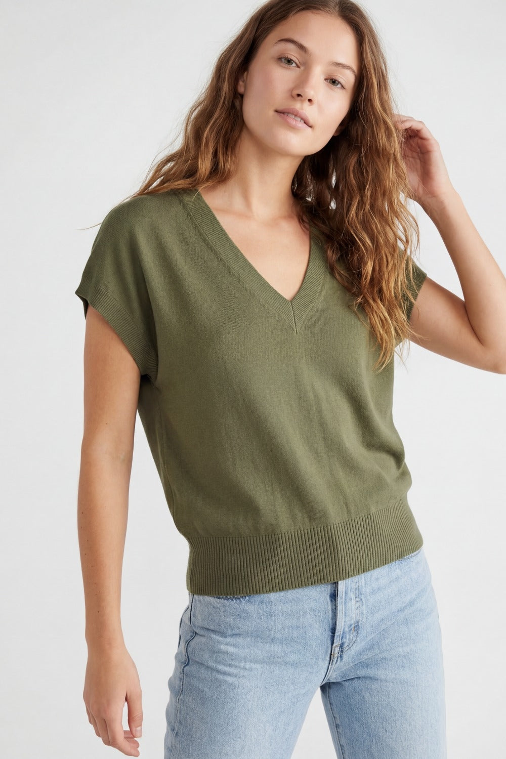V-Neck fine Knit sweater in khaki color