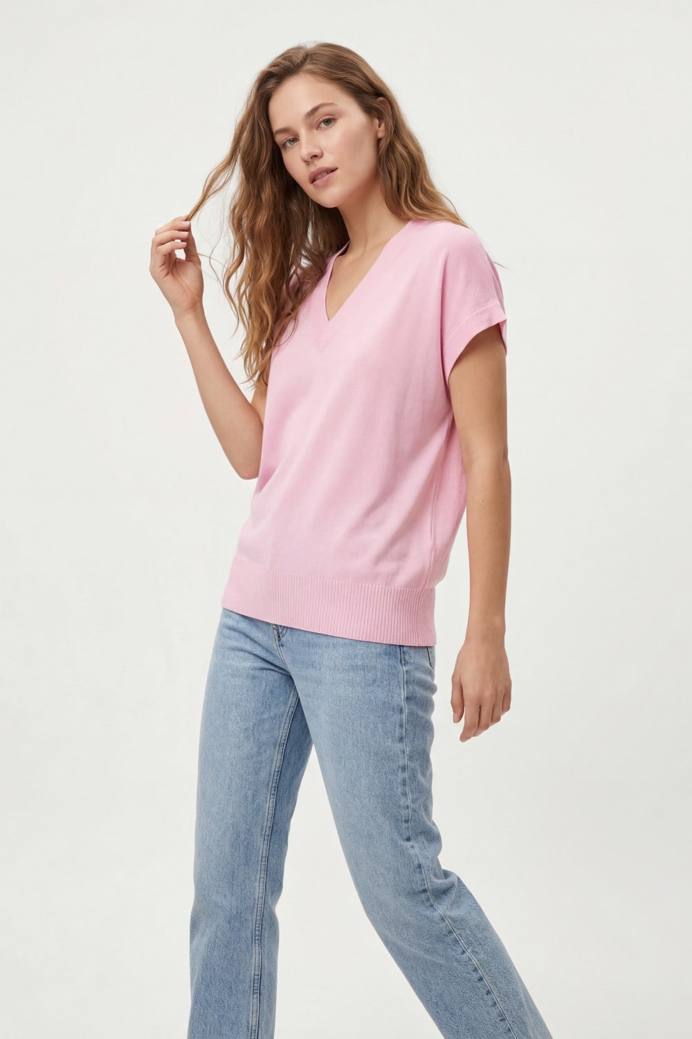 V-Neck fine Knit sweater with Ribbed Hem in pink color