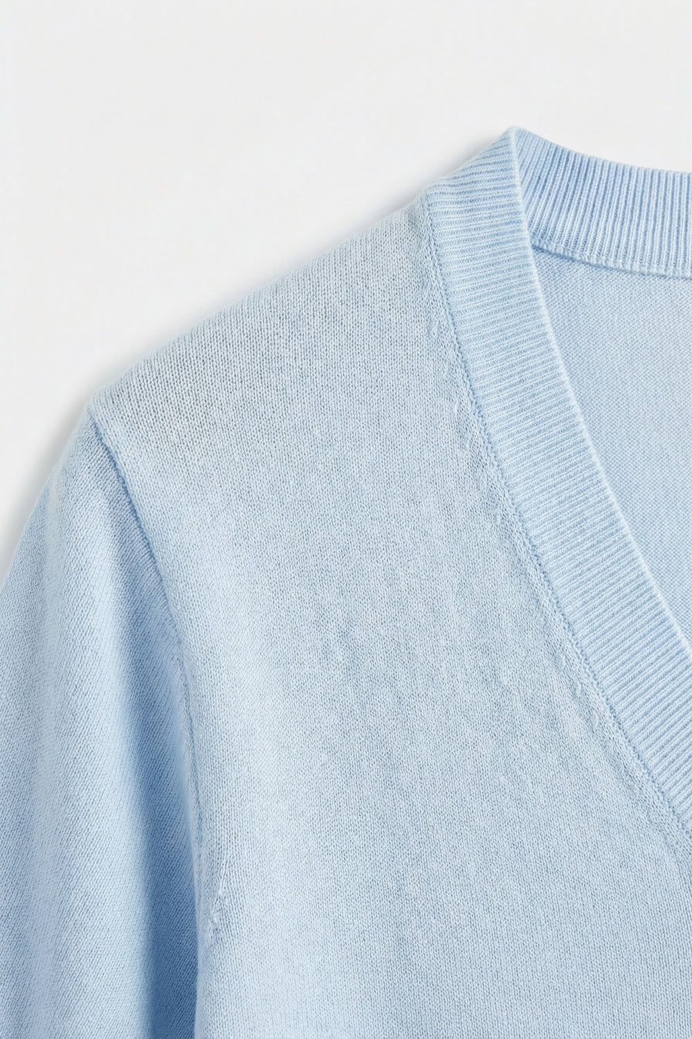 V-Neck Relaxed fine Knit sweater in light blue