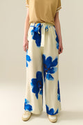 Q2 white Palazzo Pants With Blue Tropial Flower Print and Matching Belt